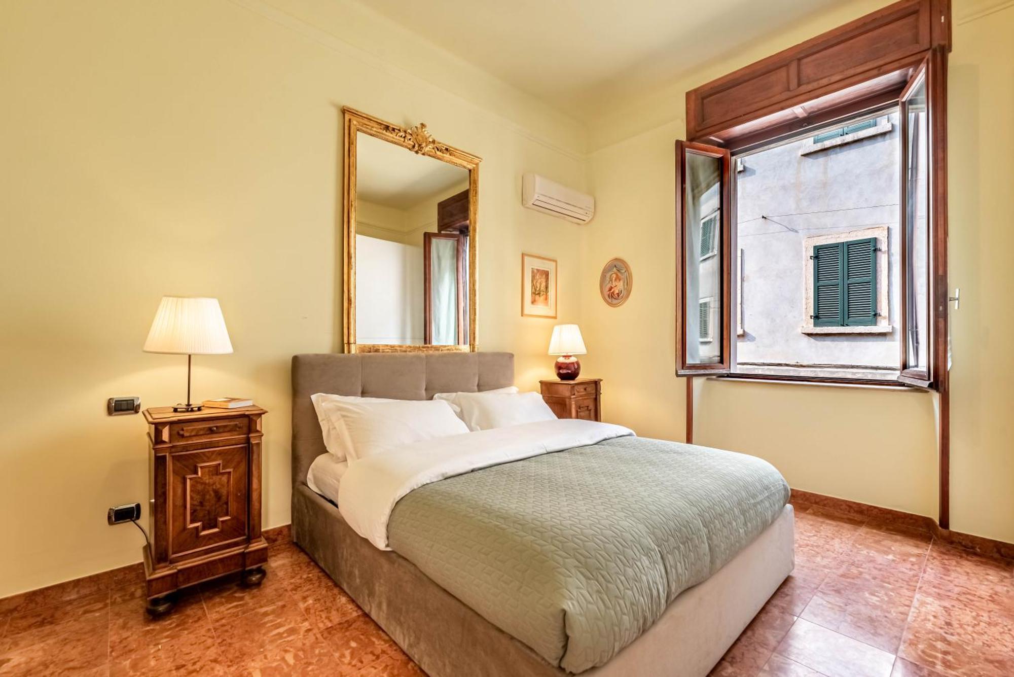 Piazza Isolo Central Apartment Verona Exterior foto